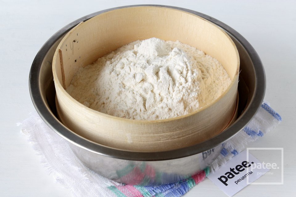 Пампушки с чесноком и зеленью - Шаг 3