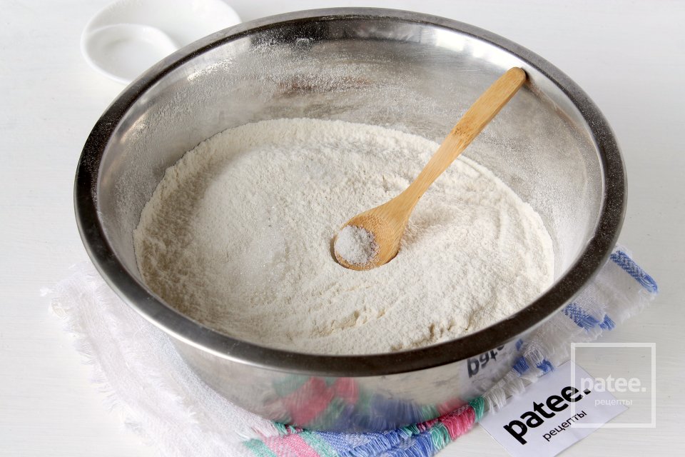 Пампушки с чесноком и зеленью - Шаг 4