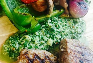 Медальоны из телятины с овощами-гриль и "Песто"