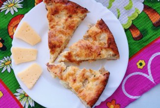 Быстрый куриный пирог с сыром