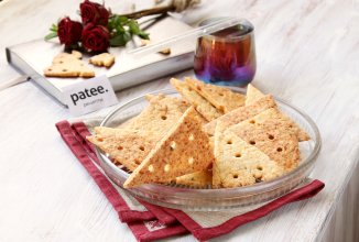 Сырные крекеры с тимьяном