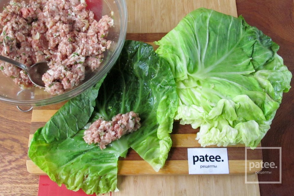 Рулетики из молодой капусты с фаршем в мультиварке - Шаг 10