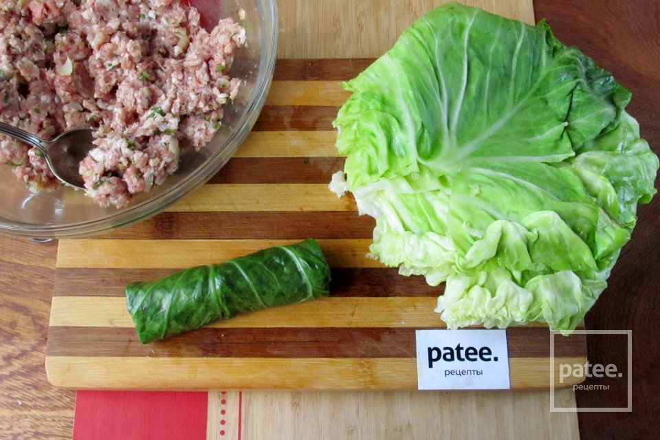 Рулетики из молодой капусты с фаршем в мультиварке - Шаг 11