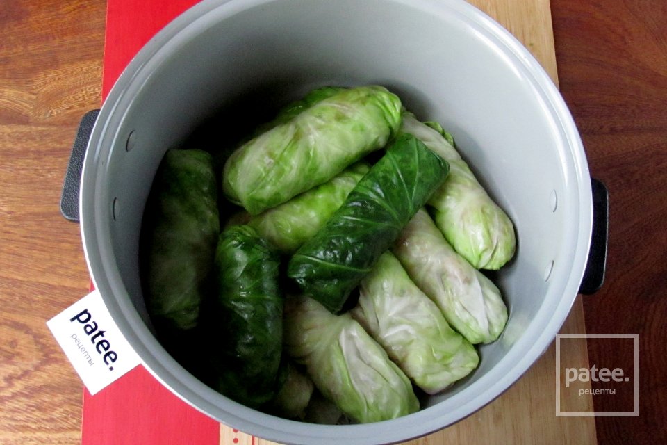 Рулетики из молодой капусты с фаршем в мультиварке - Шаг 12