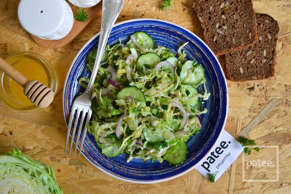 Салат из молодой капусты с медовой заправкой - Шаг 12