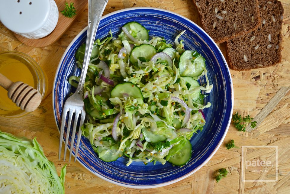 Салат из молодой капусты с медовой заправкой - Шаг 13