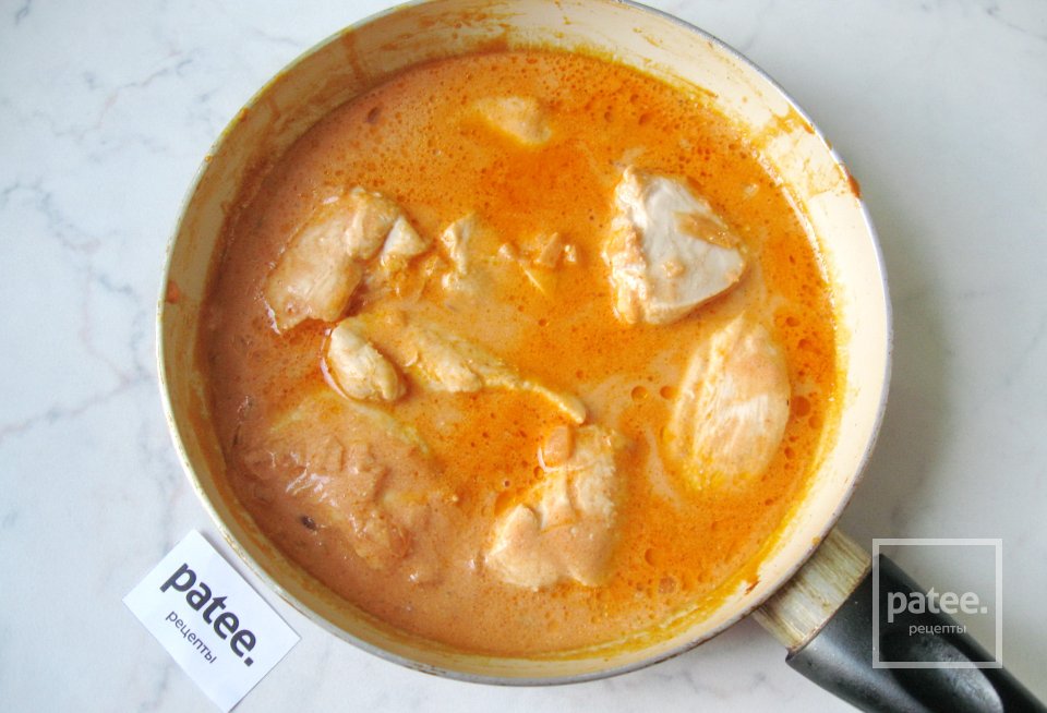 Куриная грудка в сырном соусе с молодым картофелем - Шаг 12