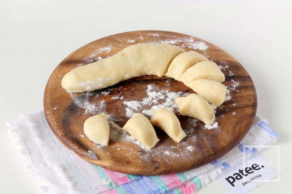 Вареники с творогом и малиной - Шаг 6