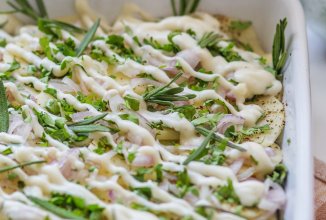 картофель с травами под соусом бешамель