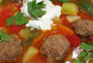 Густой суп с кабачками и фрикадельками