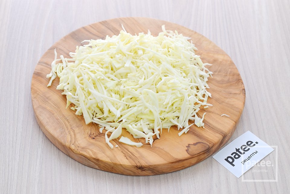 Капустный заливной пирог на майонезе - Шаг 2