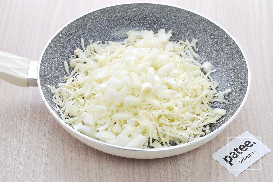 Капустный заливной пирог на майонезе - Шаг 4