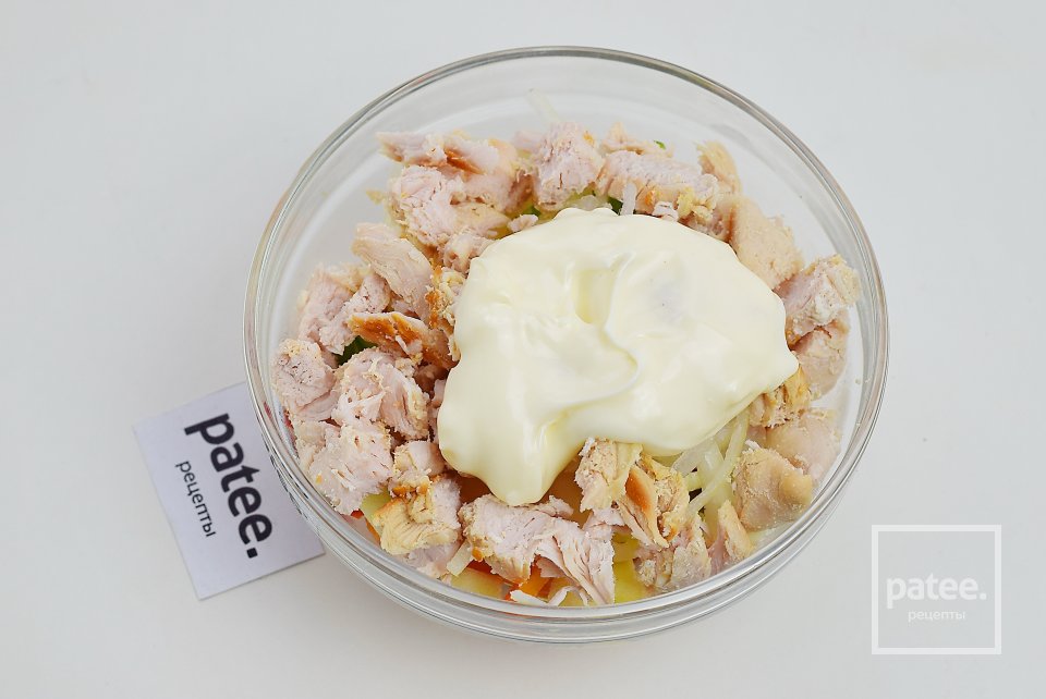 Куриный салат с болгарским перцем и яблоком - Шаг 9