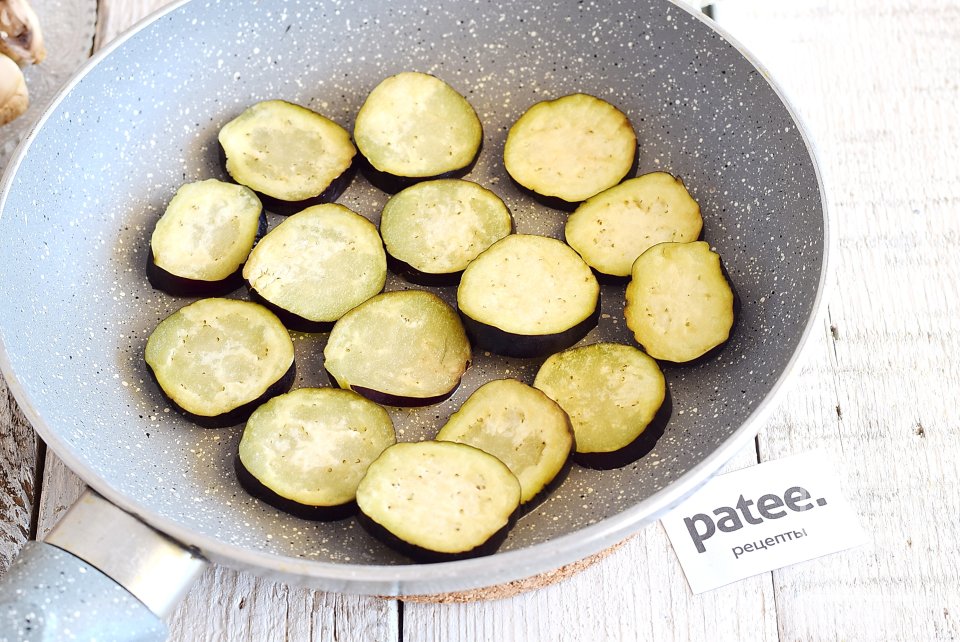 Баклажанная икра с грибами - Шаг 3