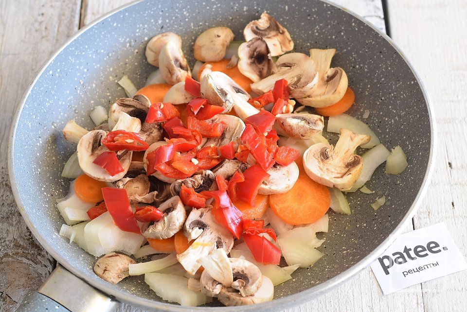 Баклажанная икра с грибами - Шаг 11