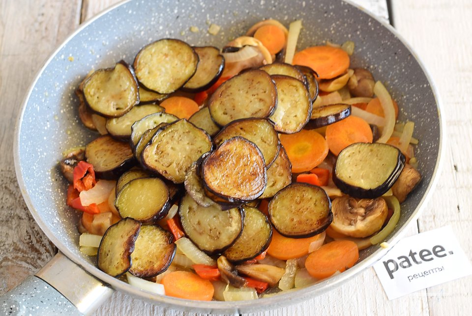 Баклажанная икра с грибами - Шаг 12