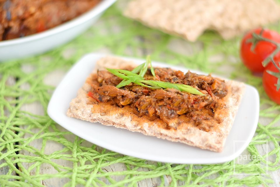 Баклажанная икра с грибами - Шаг 15