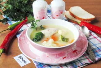 Куриный суп с цветной капустой и брокколи
