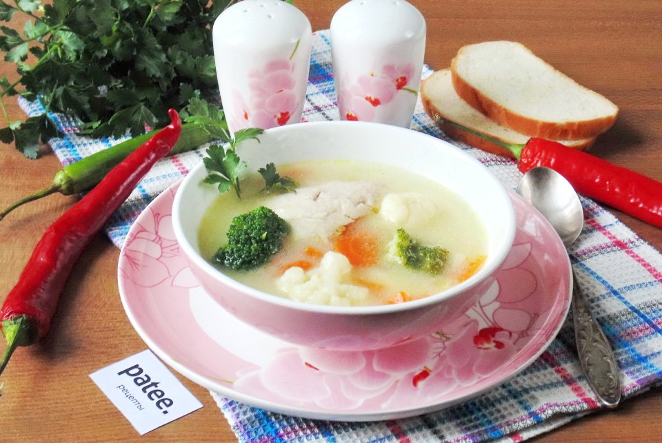 Куриный суп с цветной капустой и брокколи