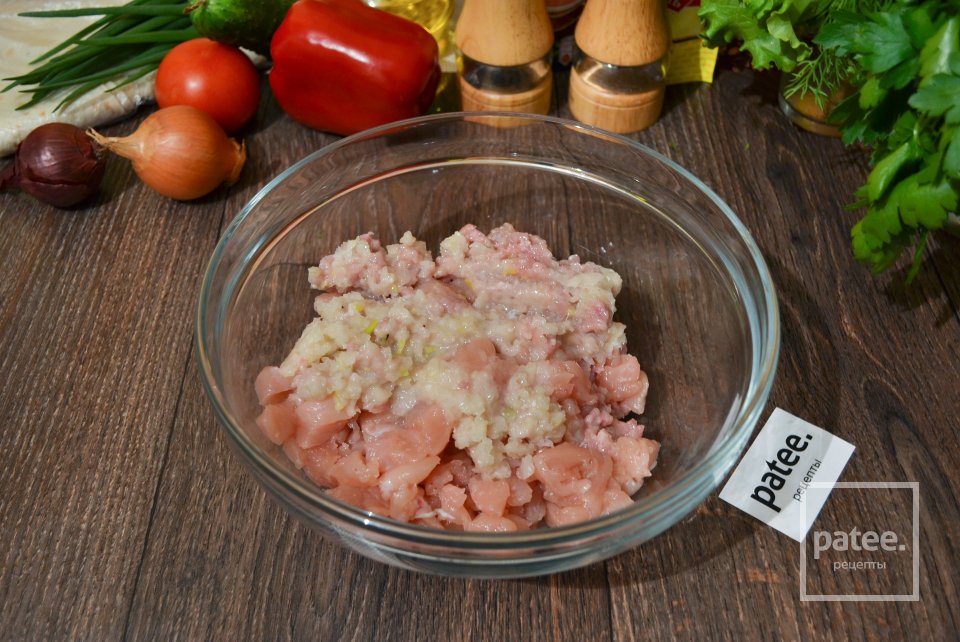 Шаурма с курицей и овощами - Шаг 4