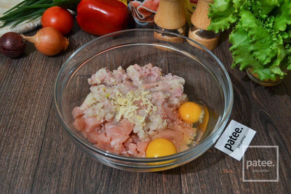 Шаурма с курицей и овощами - Шаг 6