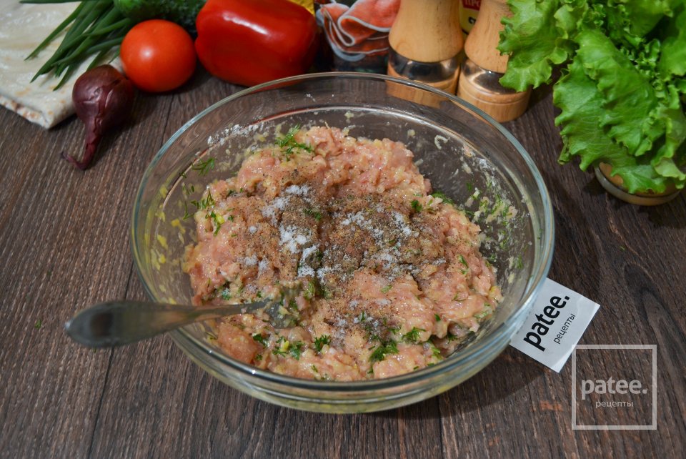 Шаурма с курицей и овощами - Шаг 9