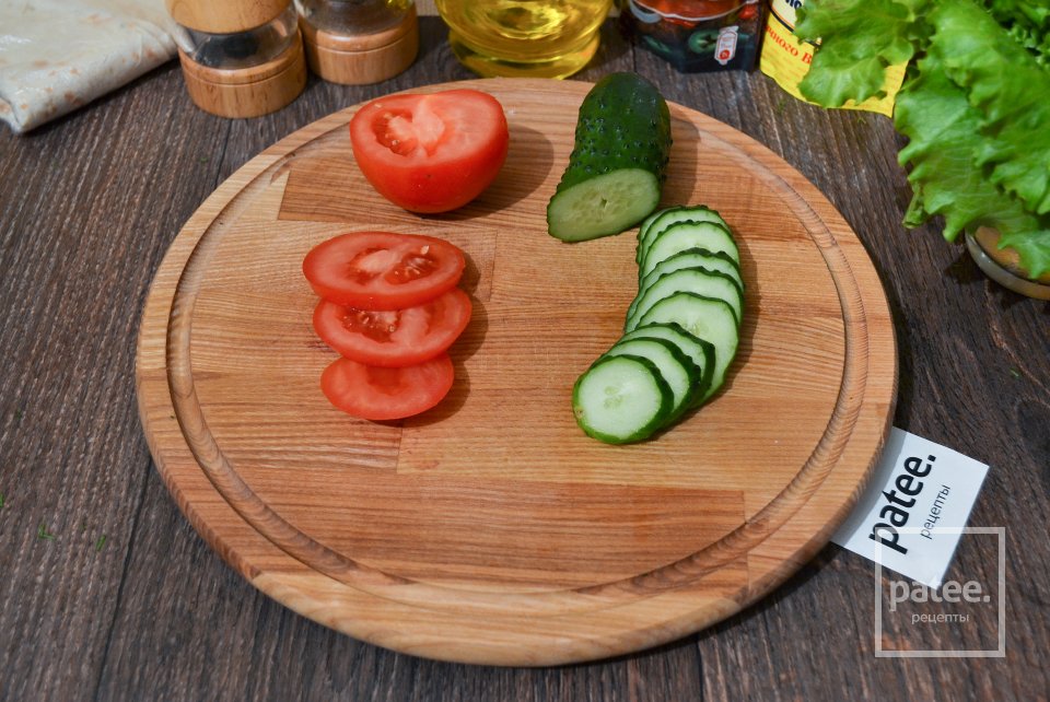 Шаурма с курицей и овощами - Шаг 13