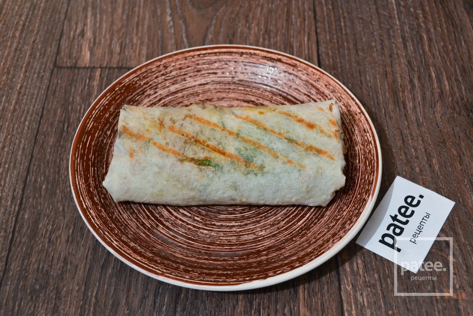 Шаурма с курицей и овощами - Шаг 20