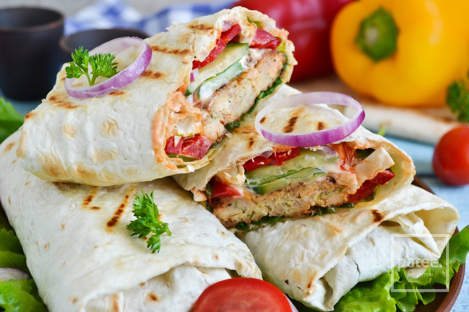 Шаурма с курицей и овощами - Шаг 21