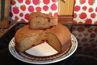 Творожный кекс с сушенной клюквой