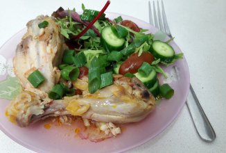 Курочка тушенная в томате