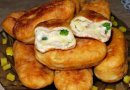 Пирожки жареные из нежного и воздушного дрожжевого теста с куриным мясом,зелёным луком и картофелем