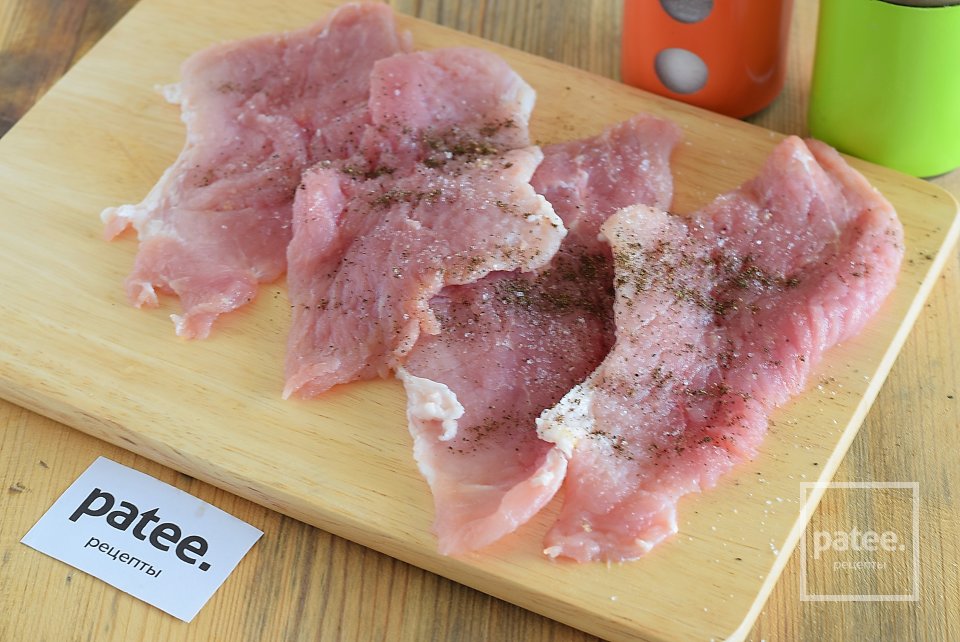 Свиные отбивные в хлебной панировке - Шаг 4