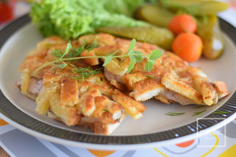 Свиные отбивные в хлебной панировке - Шаг 12