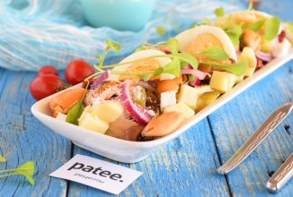 Средиземноморский салат с мидиями