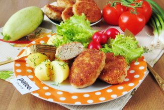 Котлеты из свинины с кабачком и сыром