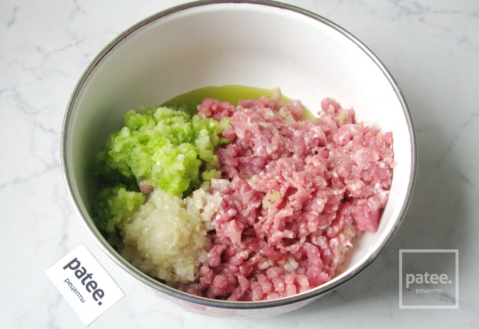 Котлеты из свинины с кабачком и сыром - Шаг 3