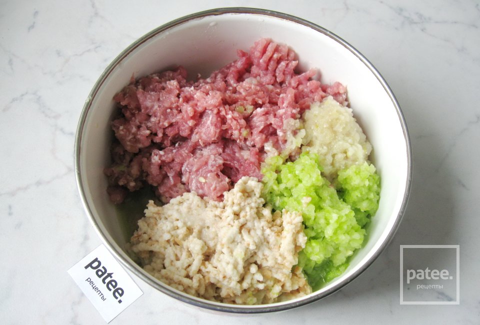Котлеты из свинины с кабачком и сыром - Шаг 4