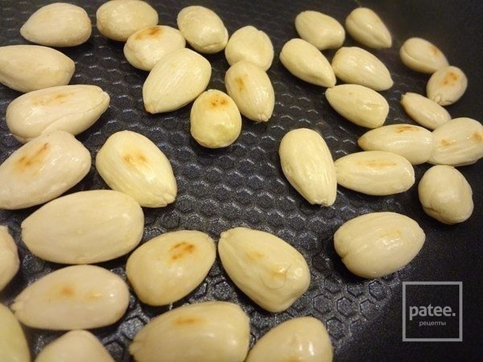 Сладкие шарики из киви с орехами - Шаг 3