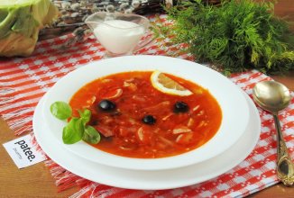 Солянка мясная с грибами и капустой