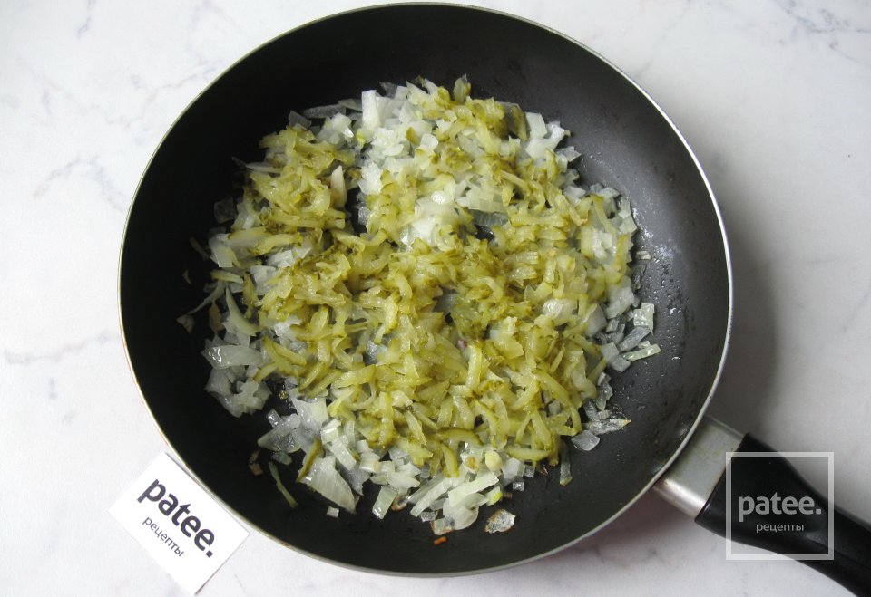 Солянка мясная с грибами и капустой - Шаг 5