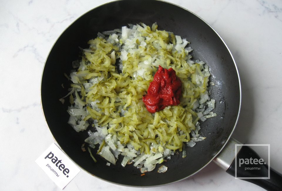 Солянка мясная с грибами и капустой - Шаг 6