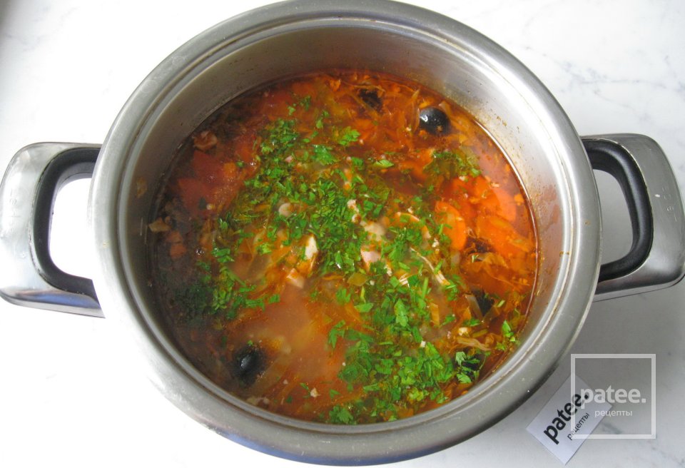 Солянка мясная с грибами и капустой - Шаг 16