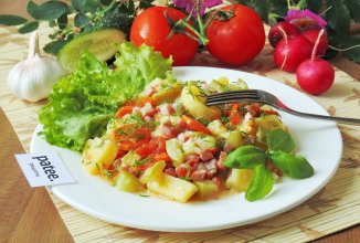 Кабачки с картофелем и ветчиной в сметане