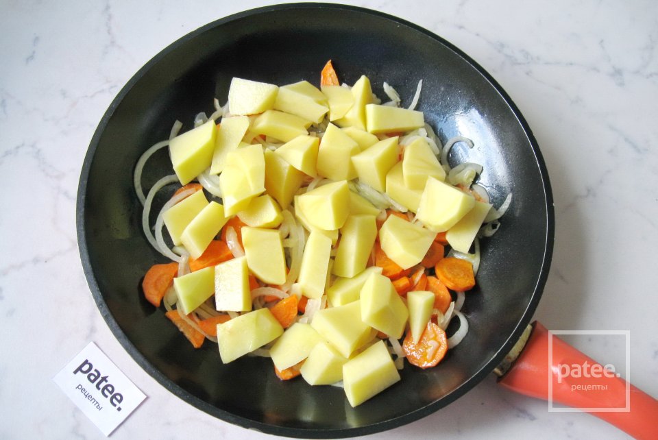 Кабачки с картофелем и ветчиной в сметане - Шаг 4