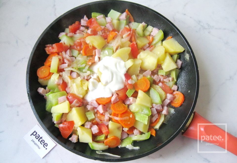 Кабачки с картофелем и ветчиной в сметане - Шаг 8