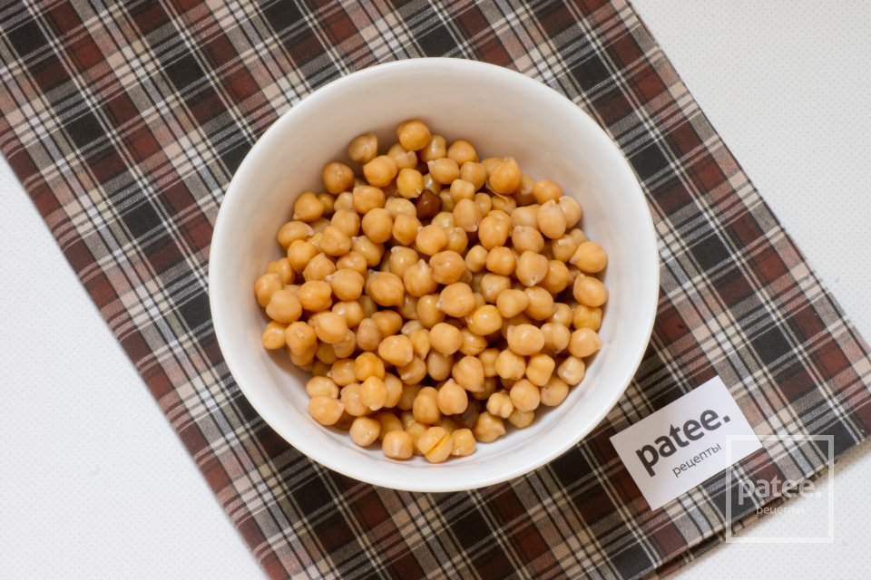 Картофель тушеный с томатом и отварным нутом - Шаг 3