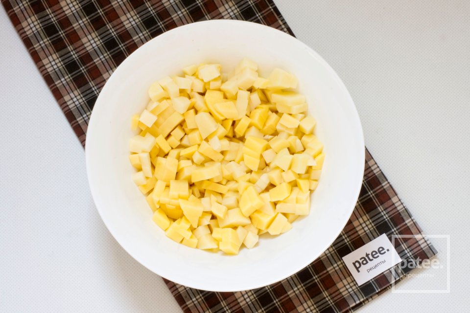 Картофель тушеный с томатом и отварным нутом - Шаг 5