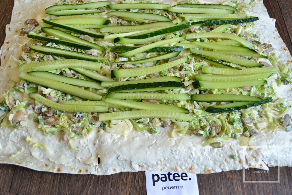 Рулет из лаваша с шампиньонами и сыром - Шаг 13