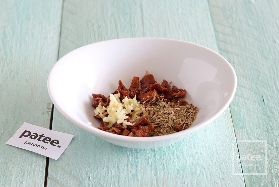 Макаронная запеканка с вялеными томатами и моцареллой - Шаг 9